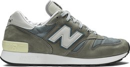 New Balance: Серые кроссовки  1300