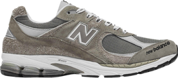 New Balance: Серые кроссовки  2002R