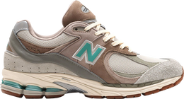 New Balance: Серые кроссовки  2002R