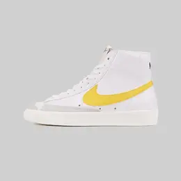 NIKE: Белые кроссовки Blazer 77