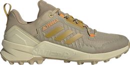 Adidas: Бежевые кроссовки  Terrex Swift