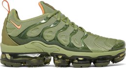 Nike: Зелёные кроссовки  Air Vapormax Plus