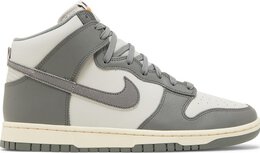 Nike: Светлые кроссовки  Dunk High SE