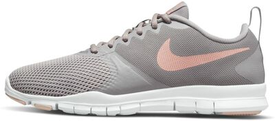 Nike essential outlet w