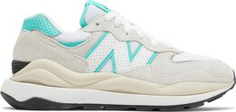 New Balance: Бежевые кроссовки  57/40