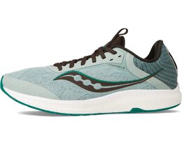 Saucony: Кроссовки