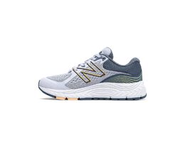 New Balance: Серые кроссовки 