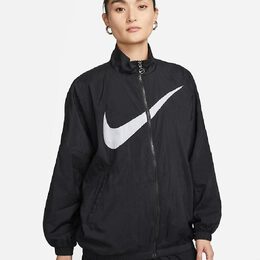 Nike: Чёрная куртка Sportswear Essential