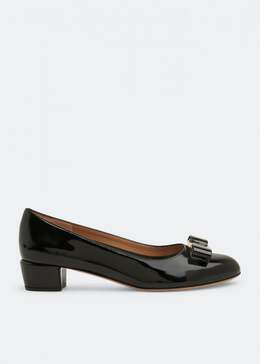 Ferragamo: Чёрные туфли  Vara Bow