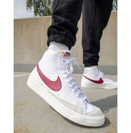 Nike: Белые кроссовки Blazer Mid 77