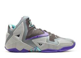 Nike: Серые кроссовки  Lebron 11