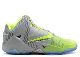 Nike: Кроссовки  Lebron 11