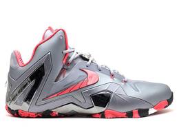 Nike: Серые кроссовки  Lebron 11