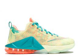 Nike: Белые кроссовки  Lebron 12