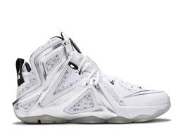 Nike: Белые кроссовки  Lebron 12