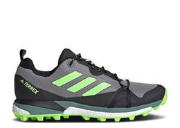 Adidas: Серые кроссовки  Terrex