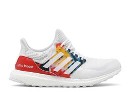 Adidas: Белые кроссовки  UltraBoost DNA