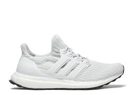 Adidas: Белые кроссовки  UltraBoost DNA