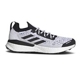 Adidas: Белые кроссовки  Parley