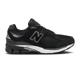 New Balance: Чёрные кроссовки  2002R