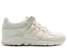 Adidas: Белые кроссовки  Equipment
