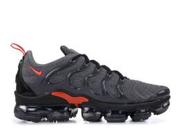 Nike: Серые кроссовки  Air Vapormax Plus