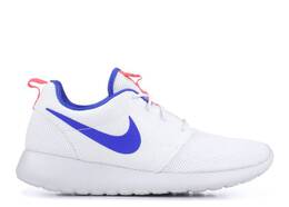 Nike: Белые кроссовки  Roshe One