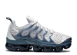 Nike: Серые кроссовки  Air Vapormax Plus