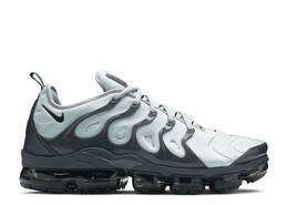 Nike: Серые кроссовки  Air Vapormax Plus