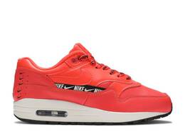 Nike: Яркие кроссовки  WMNS Air Max 1