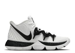 Nike: Белые кроссовки  Kyrie 5