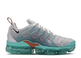 Nike: Зелёные кроссовки  Air Vapormax Plus