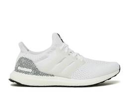 Adidas: Белые кроссовки  UltraBoost DNA