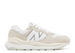 New Balance: Белые кроссовки  57/40