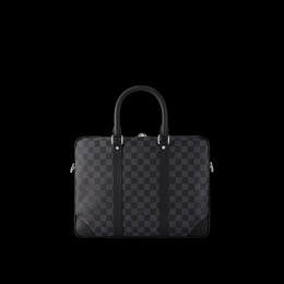 Louis Vuitton: Портфель 