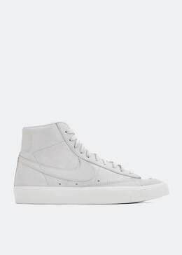 Nike: Серые кроссовки Blazer Mid Premium