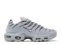 Nike: Серые кроссовки  Air Max Plus TN