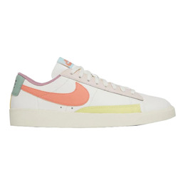 Nike: Бежевые кроссовки Blazer Low LE