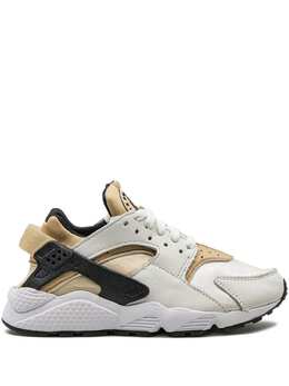 Nike: Бежевые кроссовки  Air Huarache