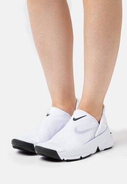 Nike: Белые кроссовки 