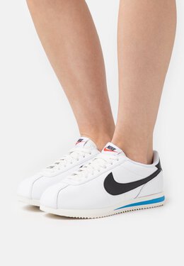 Nike: Белые кроссовки 