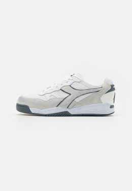 Diadora: Чёрные кроссовки