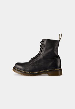 Dr. Martens: Чёрные ботинки 