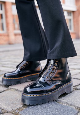 Dr. Martens: Чёрные ботинки 