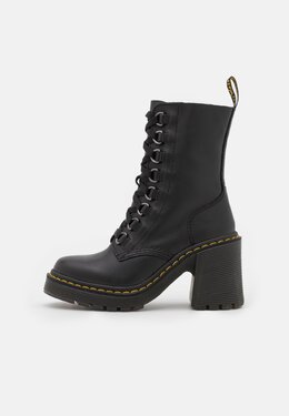 Dr. Martens: Чёрные ботинки 