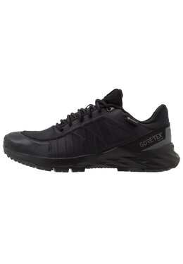 Reebok: Чёрные кроссовки 