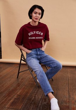 Tommy Hilfiger: Футболка с принтом