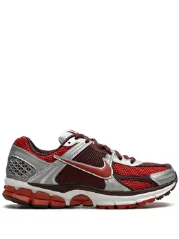 Nike: Серебристые кроссовки 