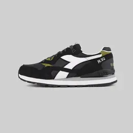 Diadora: Чёрные кроссовки