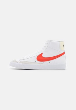 Nike: Белые кроссовки  Blazer Mid 77 Vintage